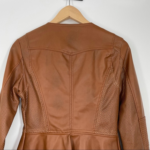 Guess Peplum brown faux leather jacket
Cognac - Picture 12 of 16